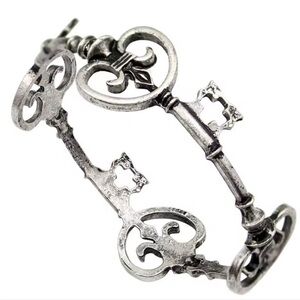 New. Antiqued Silver Skeleton Key Bangle Bracelet